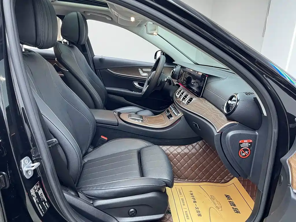 Mercedes-Benz E-Class — миниатюра 17