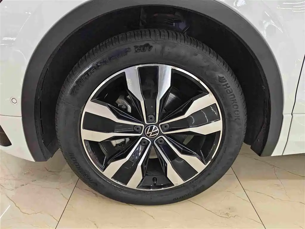 Volkswagen Tiguan L — миниатюра 10