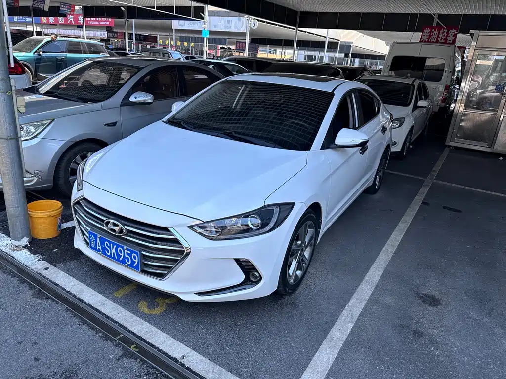 Hyundai Elantra — миниатюра 2