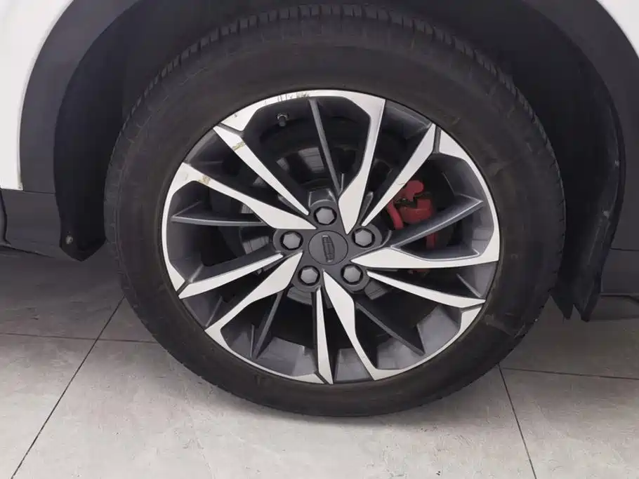 Geely Binyue — миниатюра 6