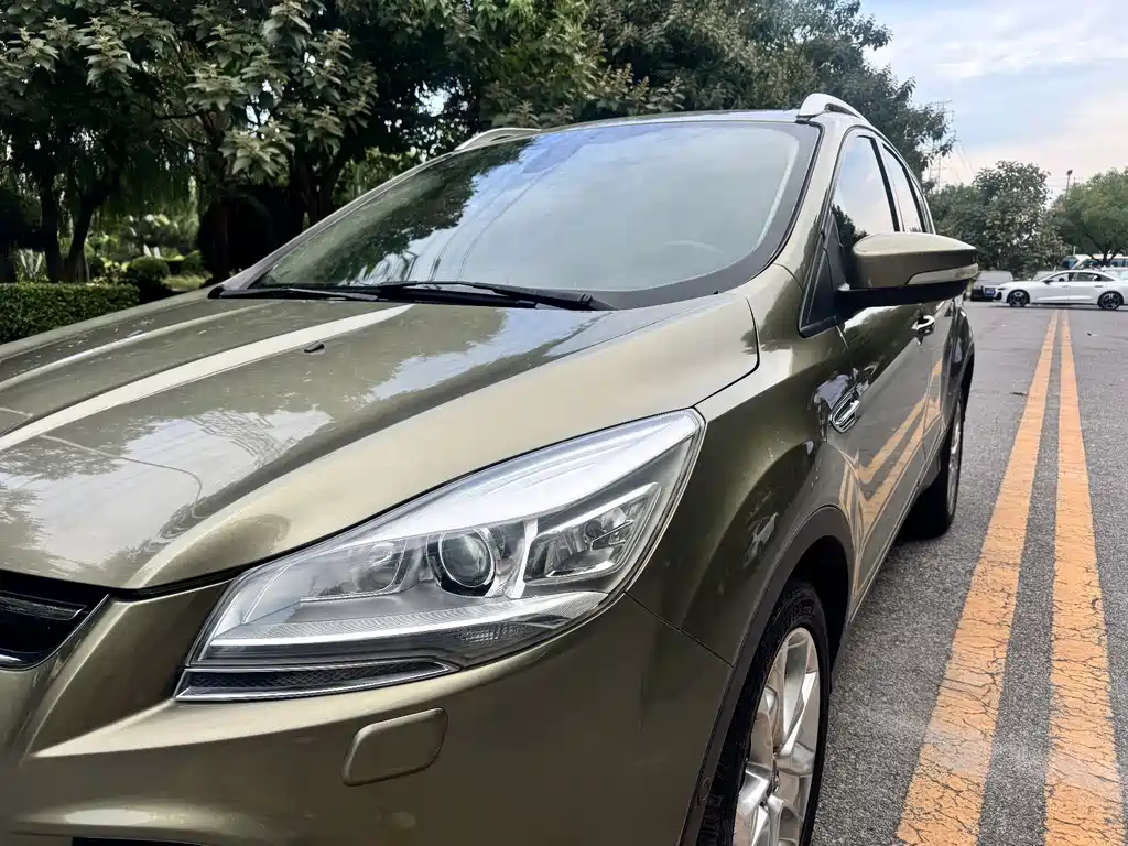 Ford Kuga — миниатюра 8