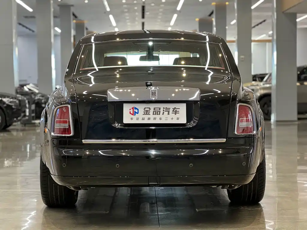 Rolls-Royce Phantom — миниатюра 5