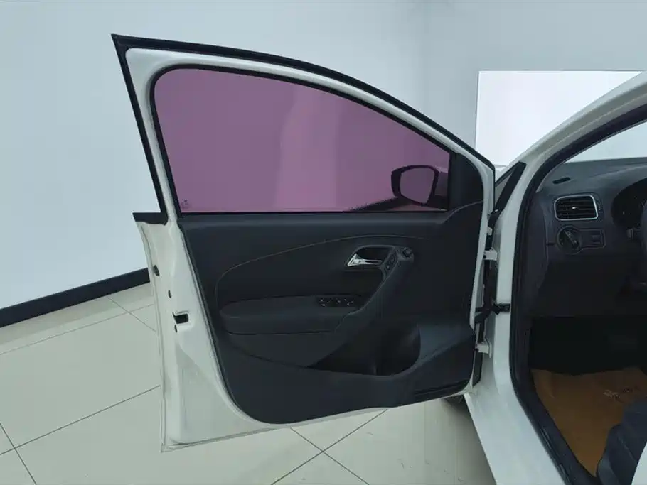 Volkswagen Polo 2016 1.6L AT Comfort