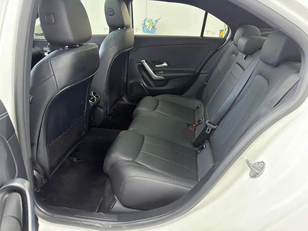 Mercedes-Benz A-Class — миниатюра 9
