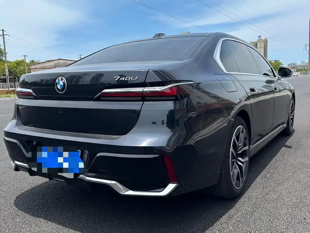 BMW 7 Series 7 2023 735Li M Sport