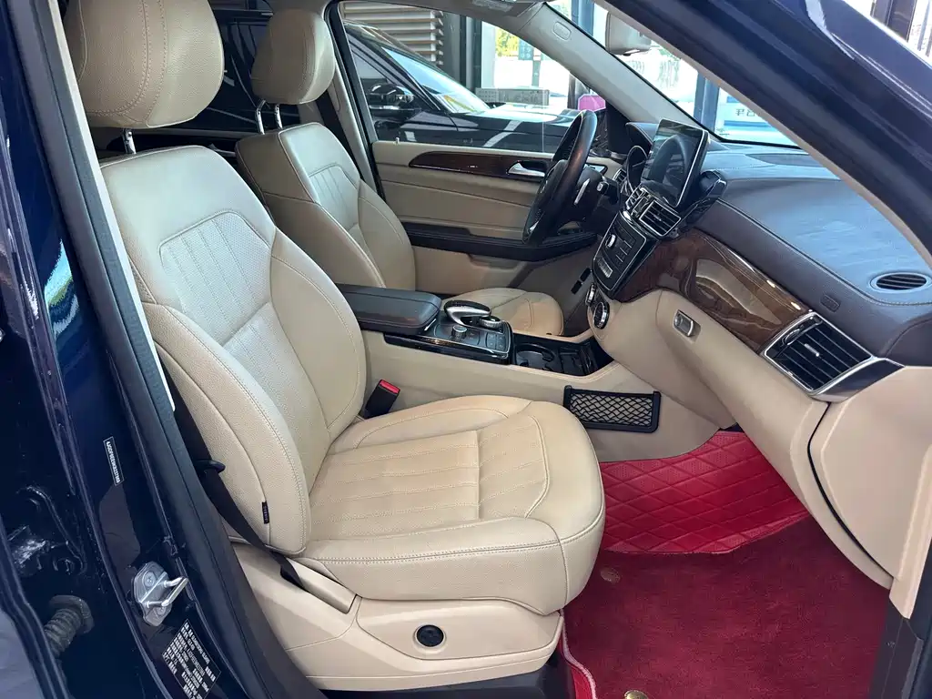 Mercedes-Benz GLS — миниатюра 8