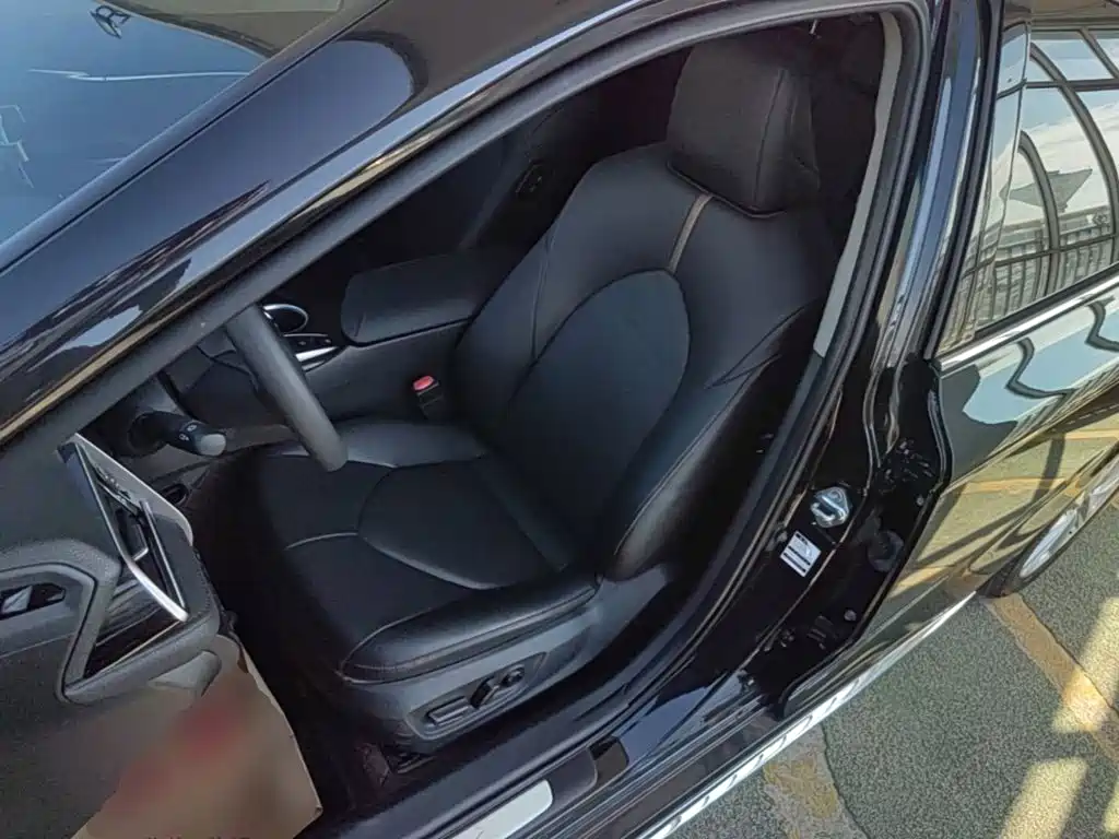 Toyota Camry — миниатюра 15