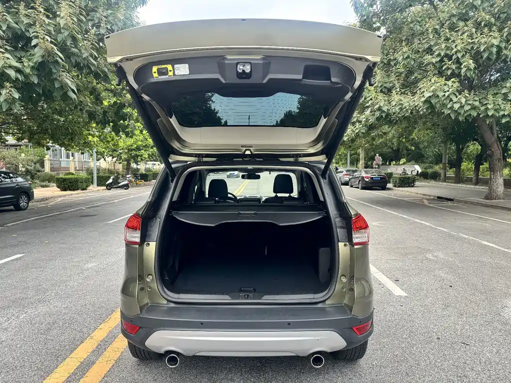 Ford Kuga — миниатюра 9