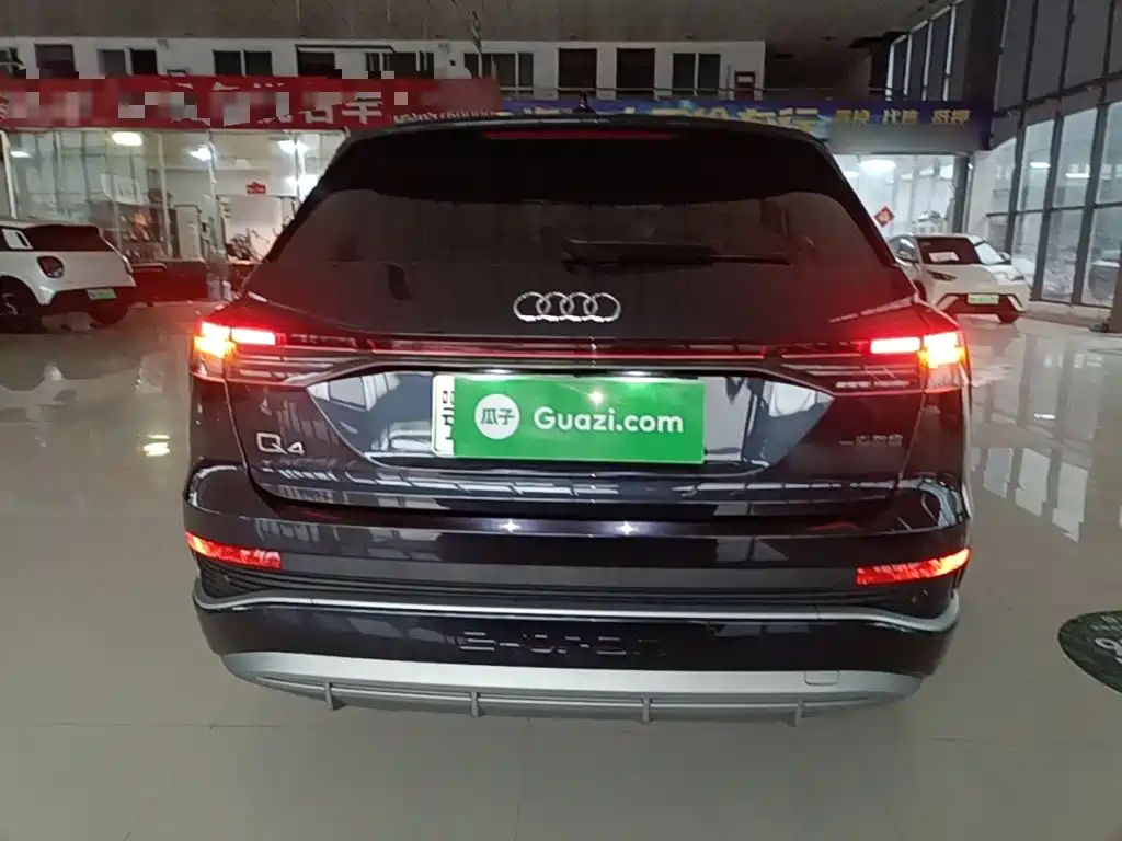 Audi Q4 e-tron — миниатюра 6