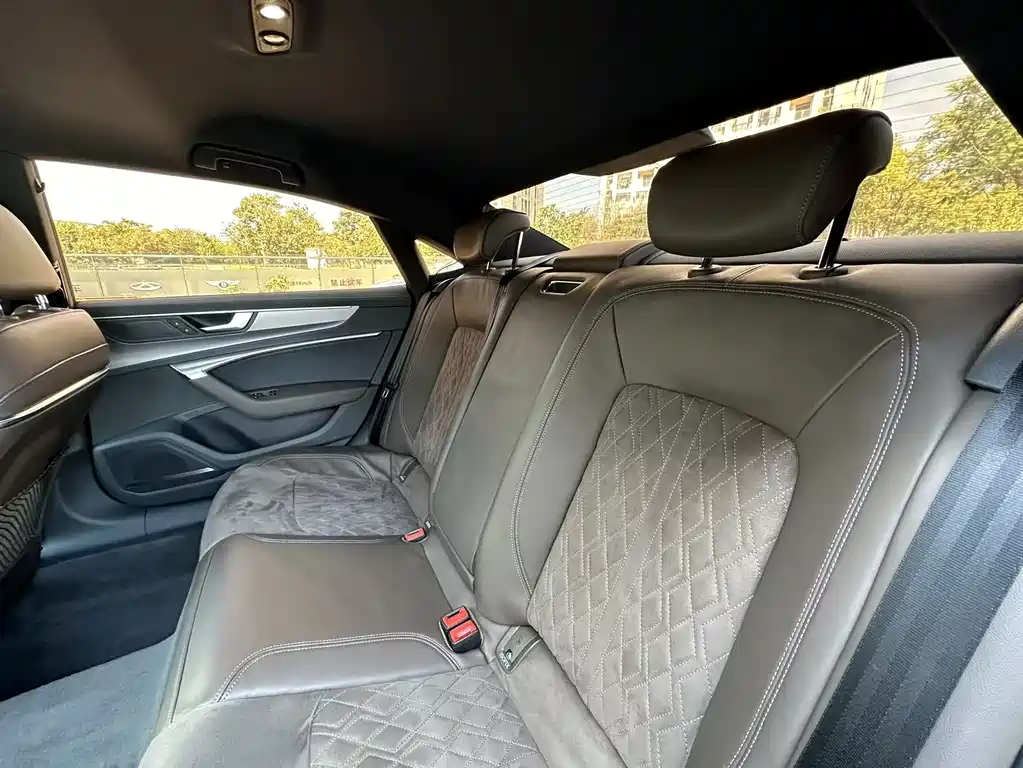 Audi A7L — миниатюра 17