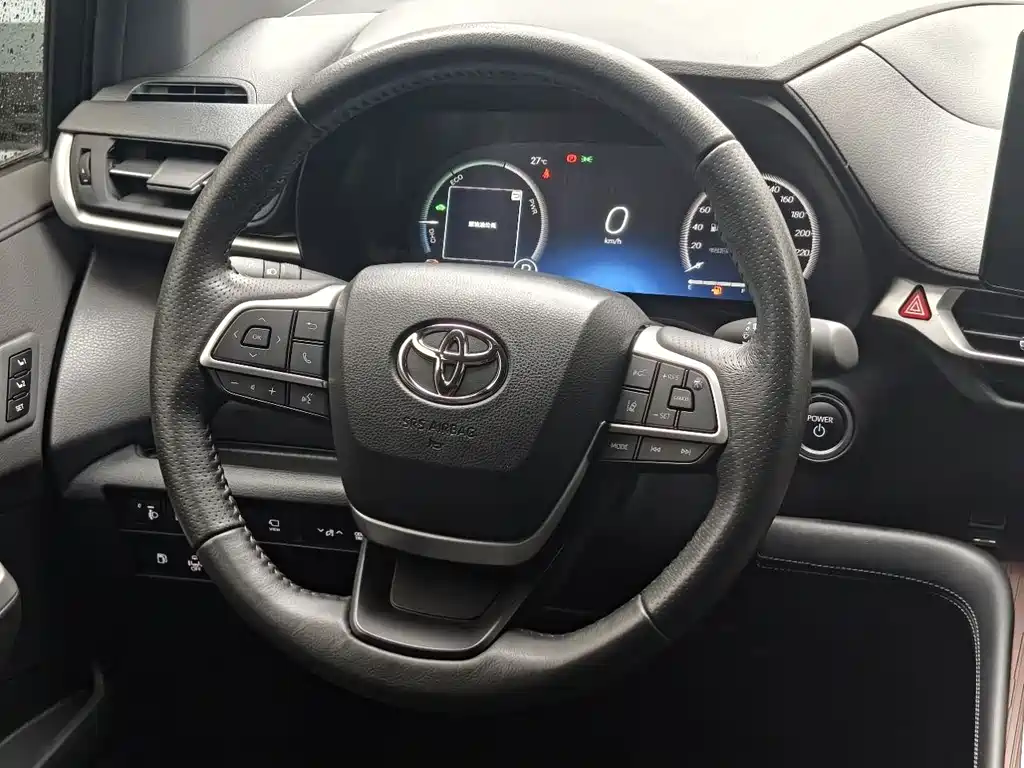 Toyota Granvia — миниатюра 7