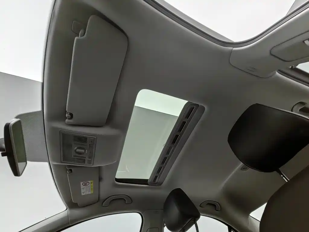 Volkswagen Jetta — миниатюра 14
