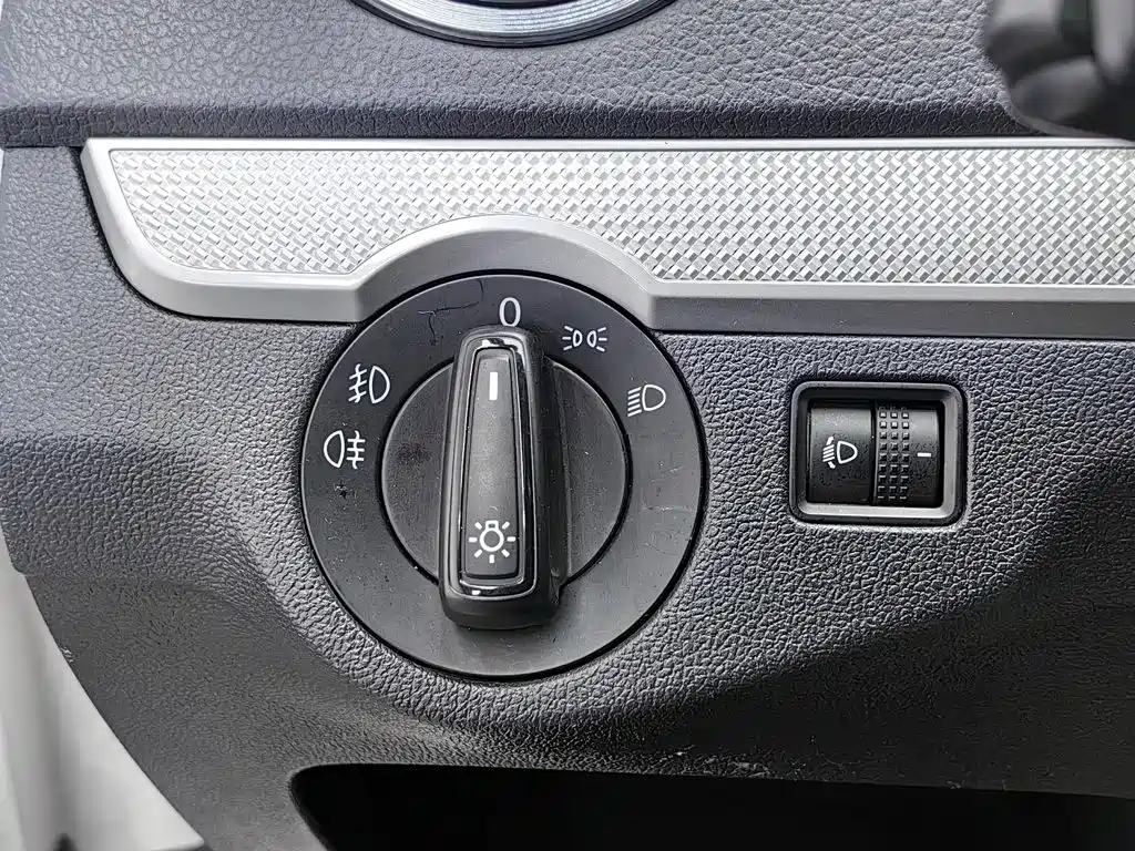 Volkswagen Jetta — миниатюра 21