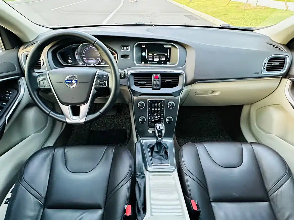 Volvo V40 — миниатюра 10