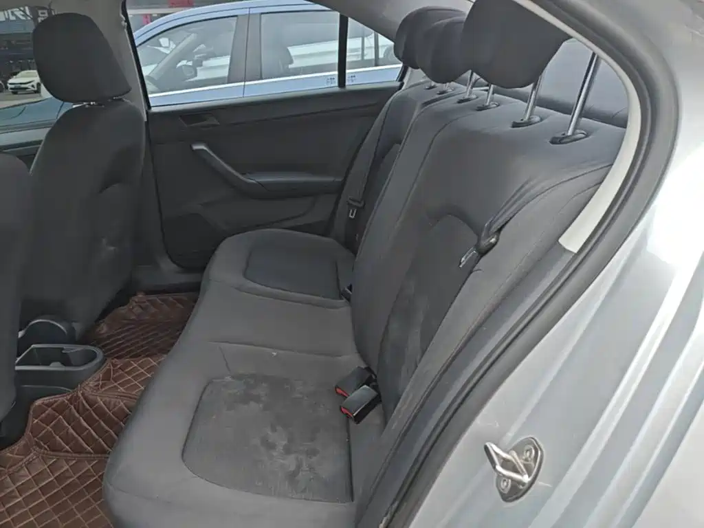 Volkswagen Santana — миниатюра 17