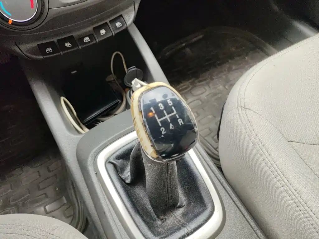 Chevrolet Sail — миниатюра 15