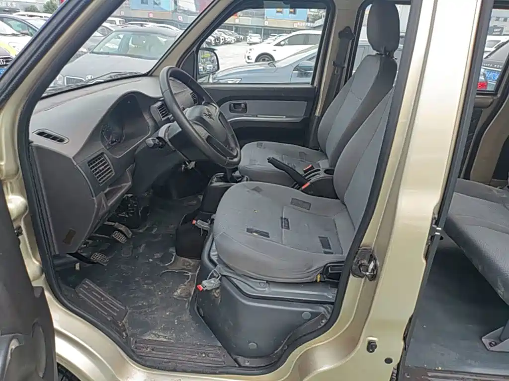 Wuling Rongguang — миниатюра 15