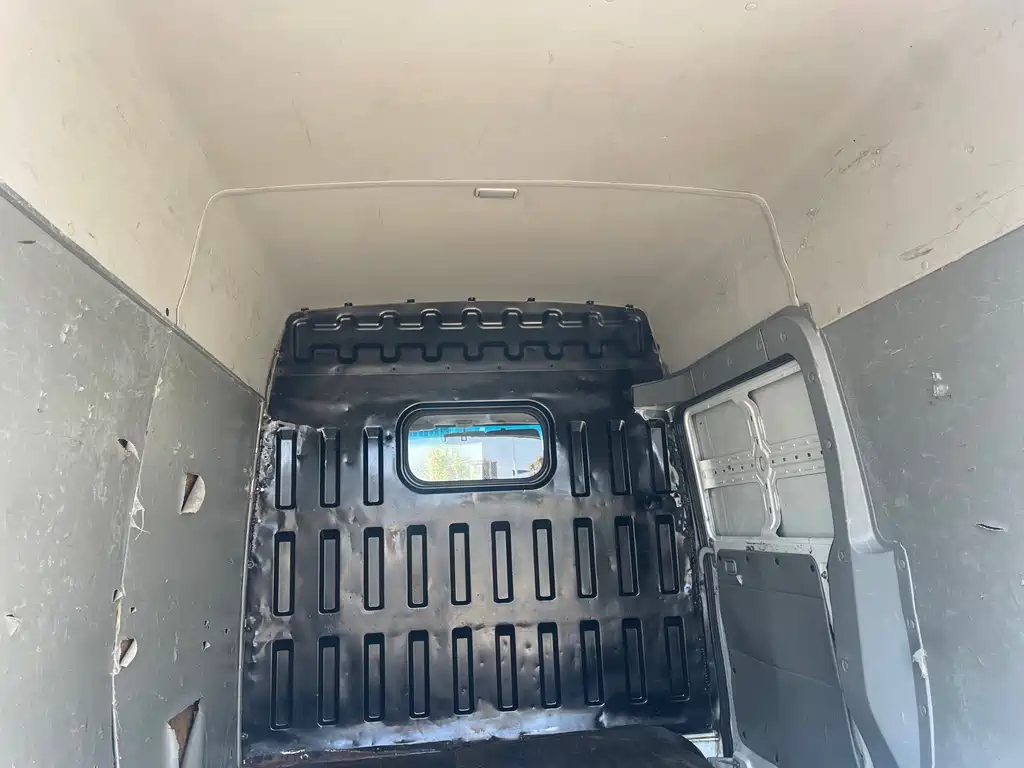 IVECO Daily — миниатюра 10