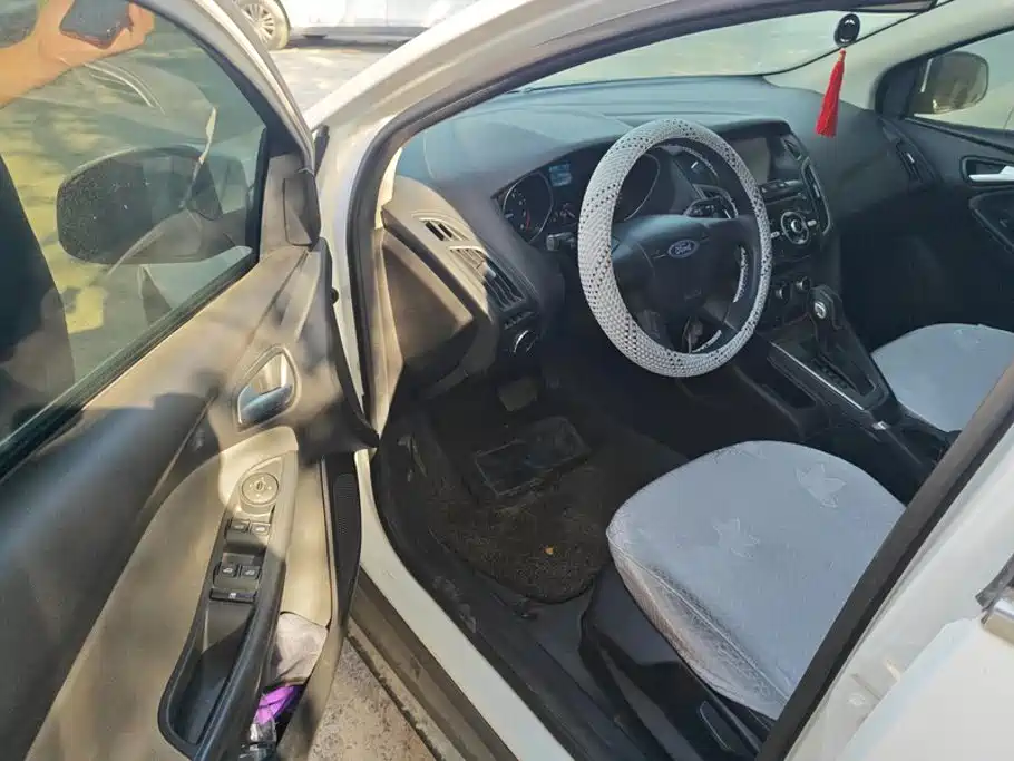 Ford Focus — миниатюра 7