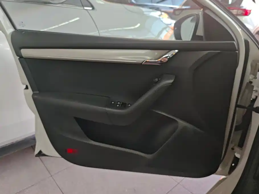 Skoda Octavia — миниатюра 7