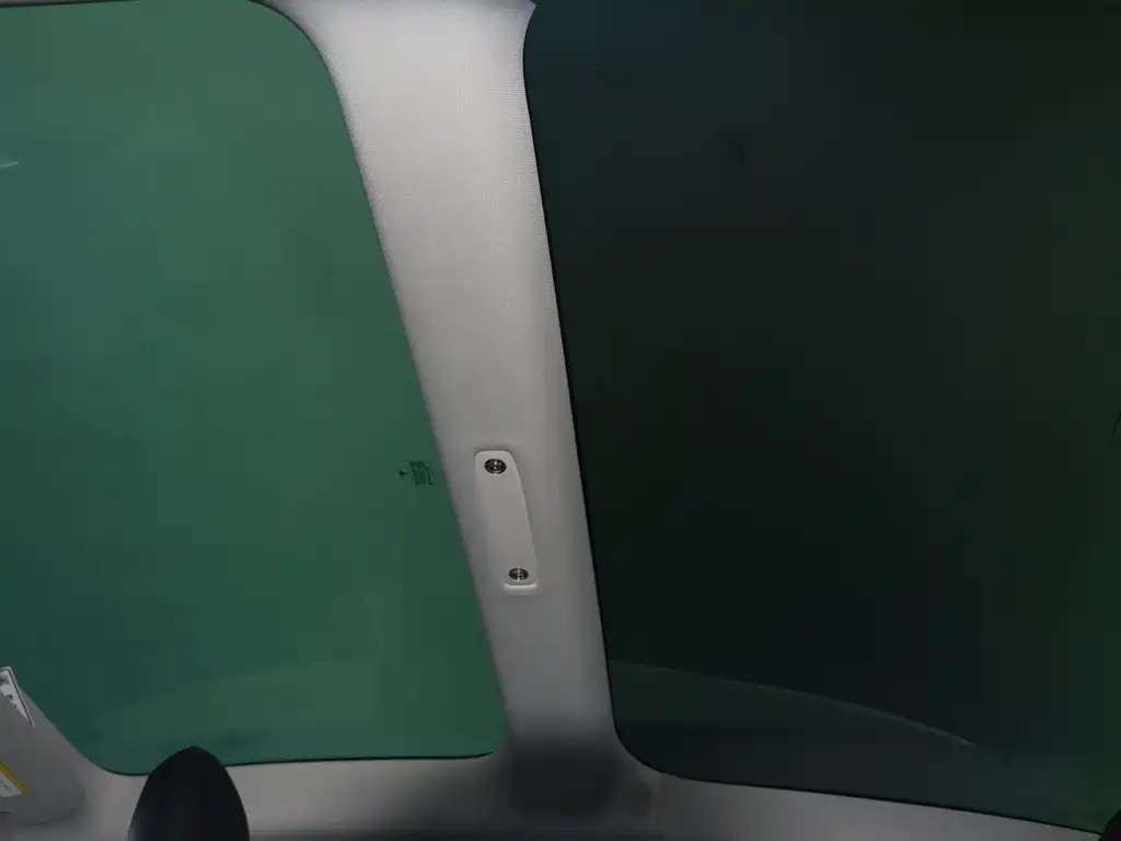 Tesla Model 3 — миниатюра 19