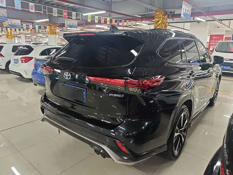 Toyota Crown Kluger — миниатюра 4