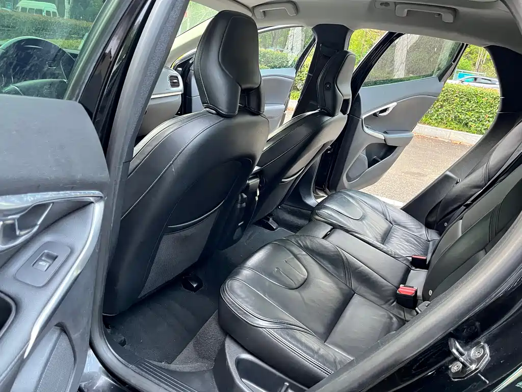 Volvo V40 — миниатюра 6