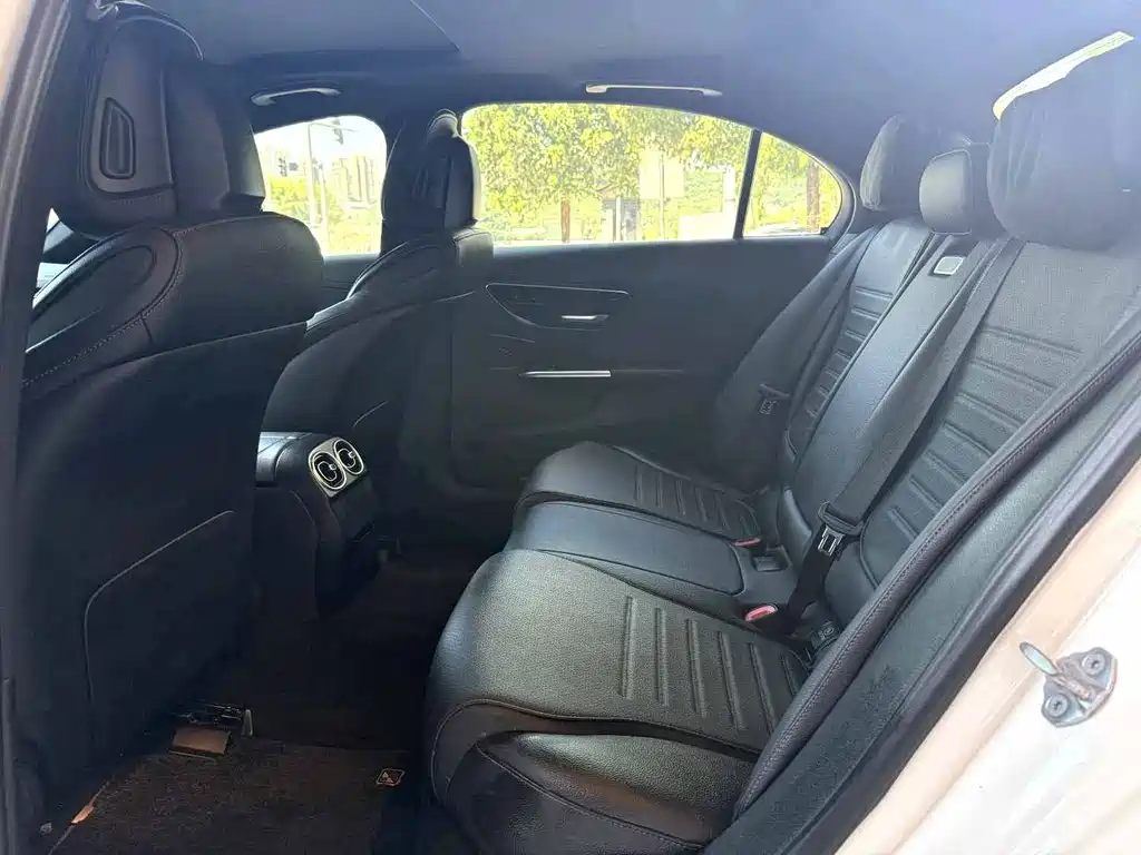Mercedes-Benz C-Class — миниатюра 4