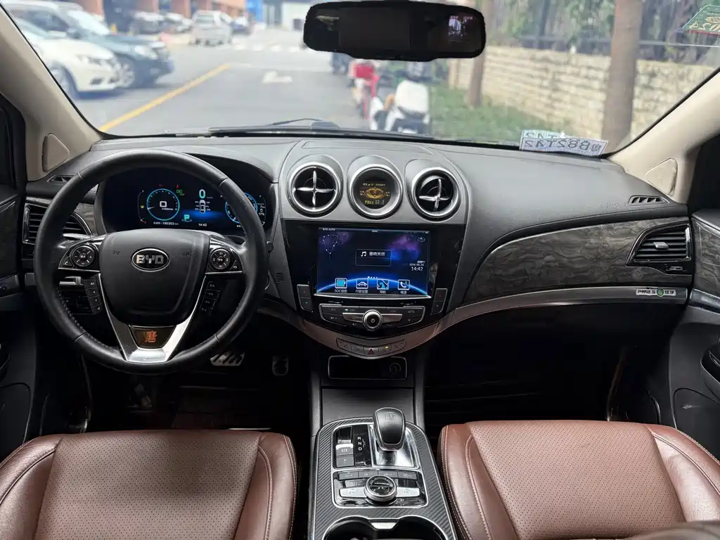 BYD Tang 2015 2.0T Luxury