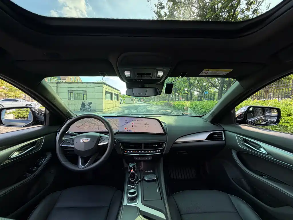 Cadillac CT5 — миниатюра 12