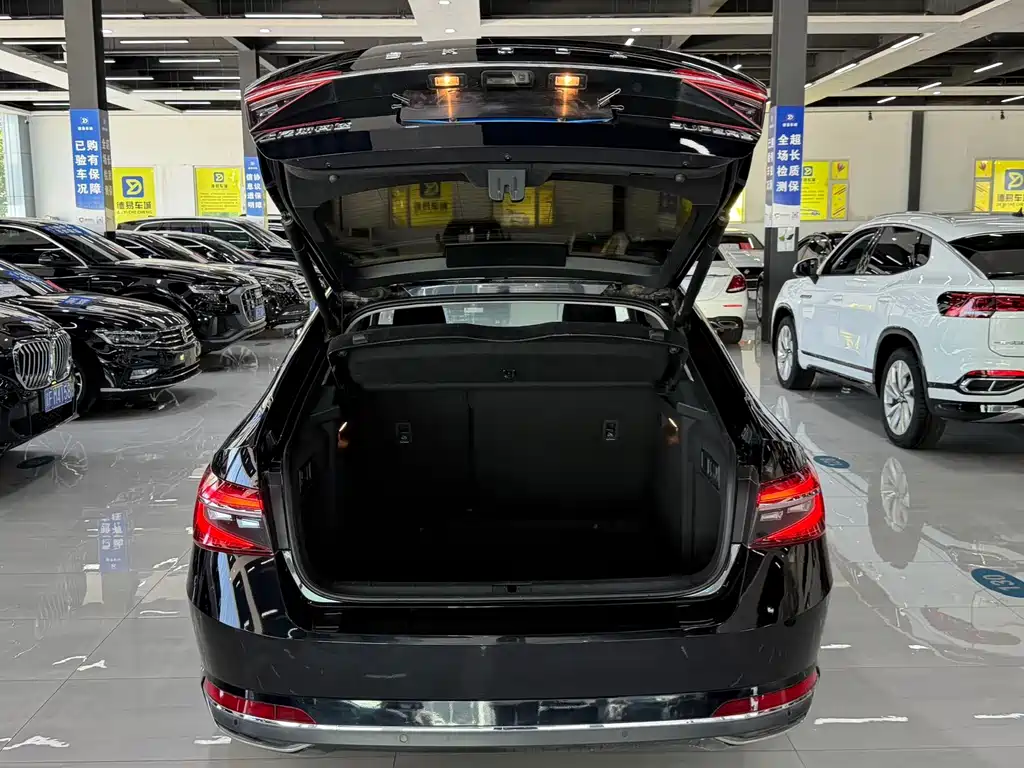 Skoda Superb — миниатюра 13