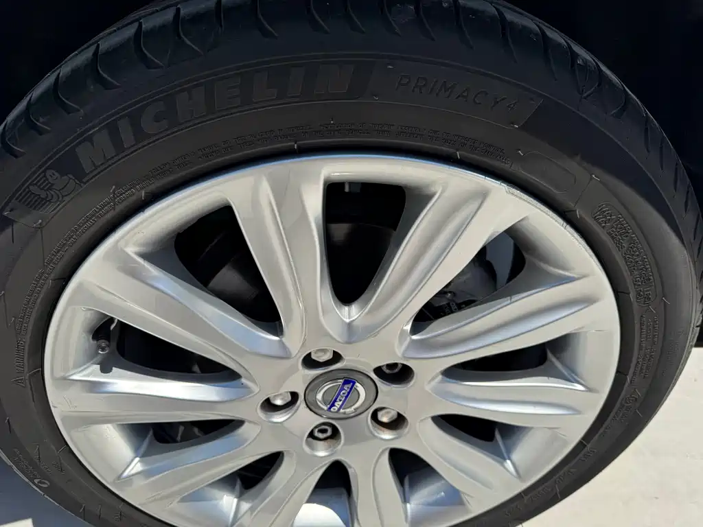 Volvo V40 — миниатюра 16