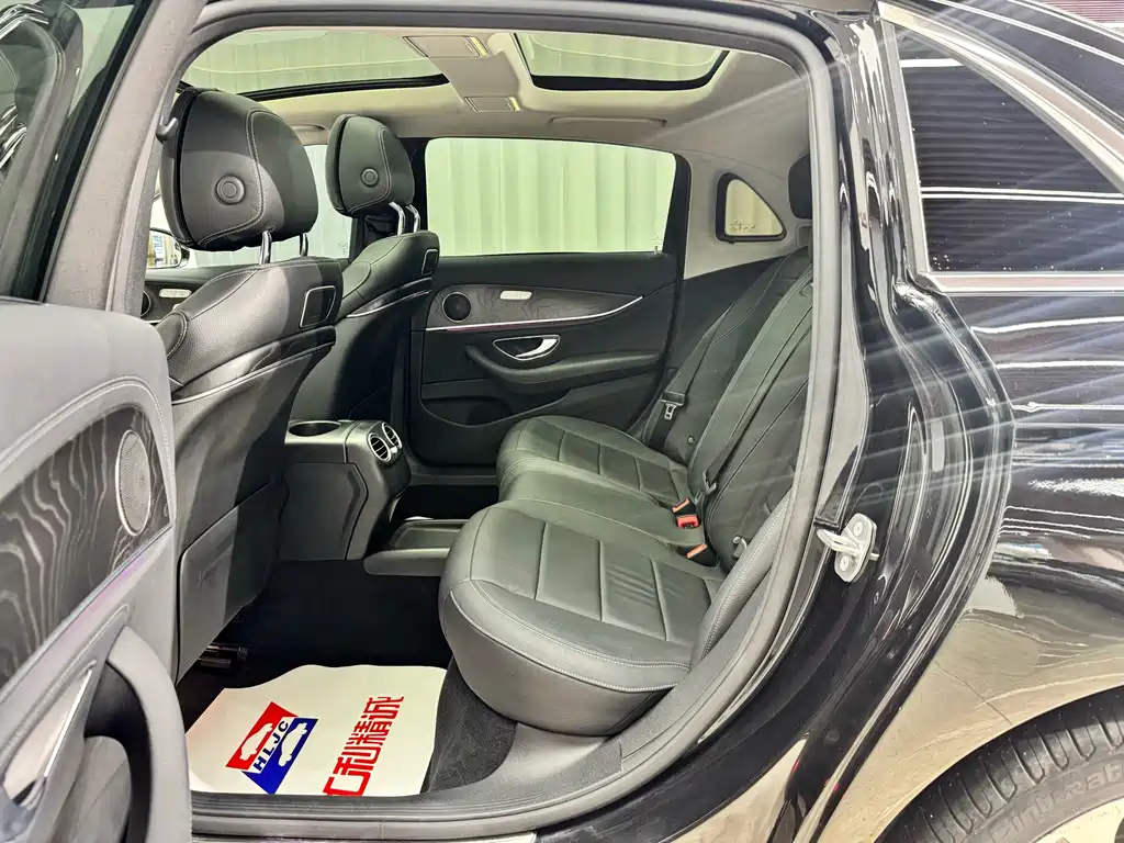 Mercedes-Benz E-Class — миниатюра 8