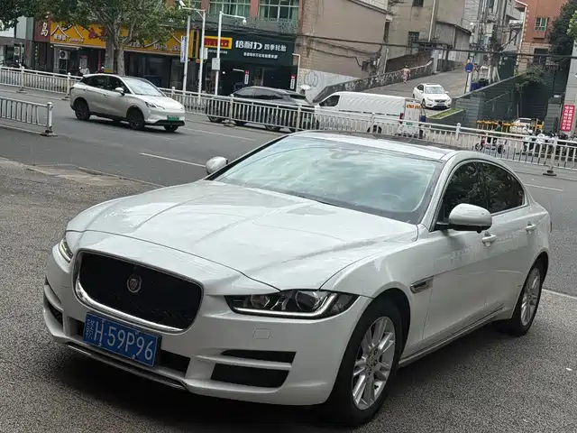 2018 Jaguar XE
