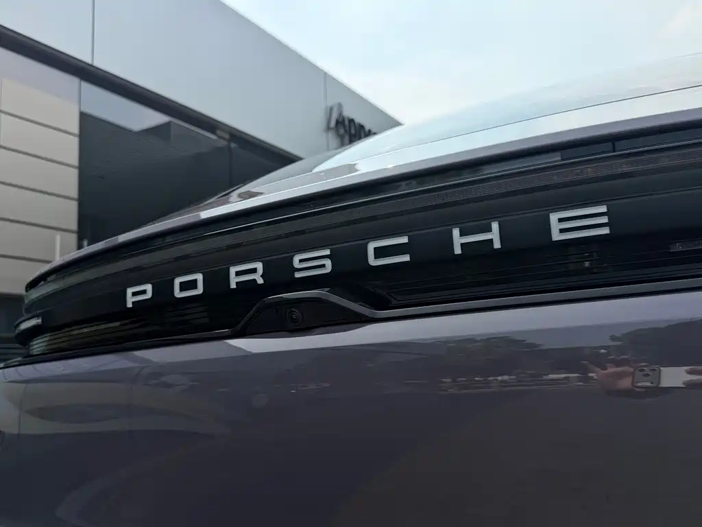 Porsche Macan EV — миниатюра 17