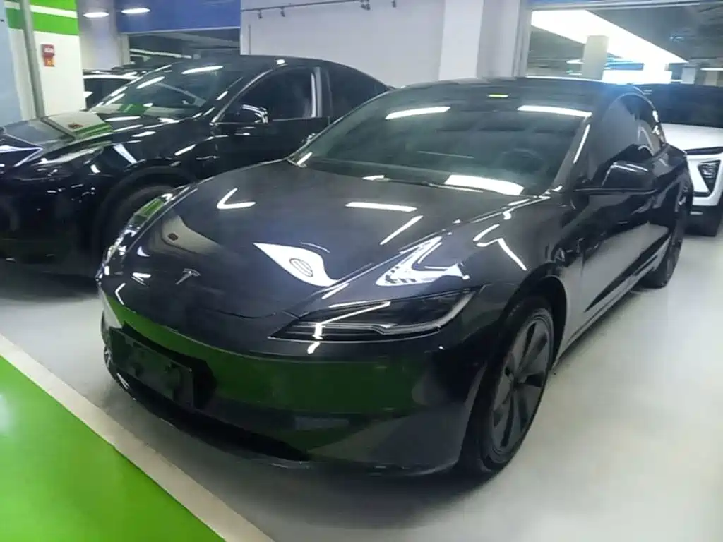 Tesla Model 3 — миниатюра 2