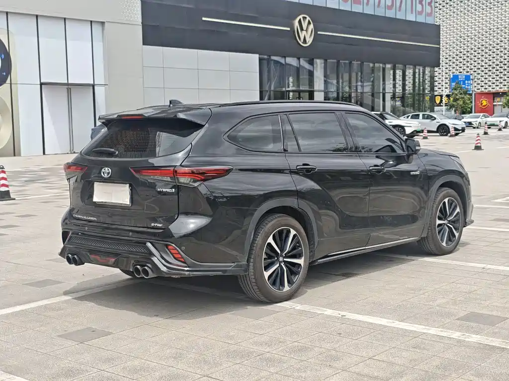 Toyota Crown Kluger — миниатюра 4