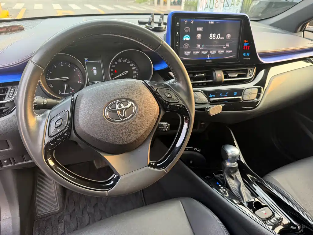 Toyota IZOA — миниатюра 10