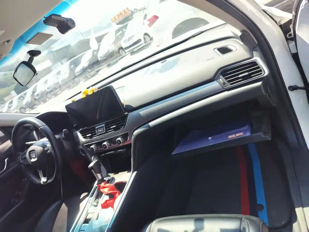 Honda Accord — миниатюра 13