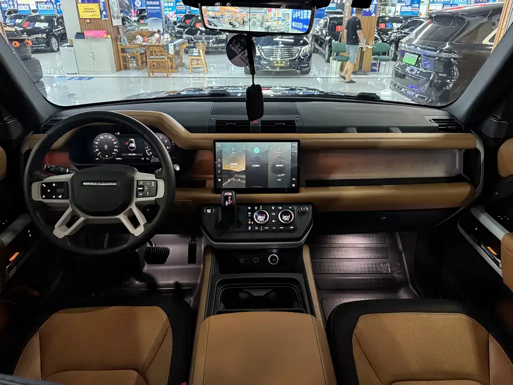 Land Rover Defender — миниатюра 6