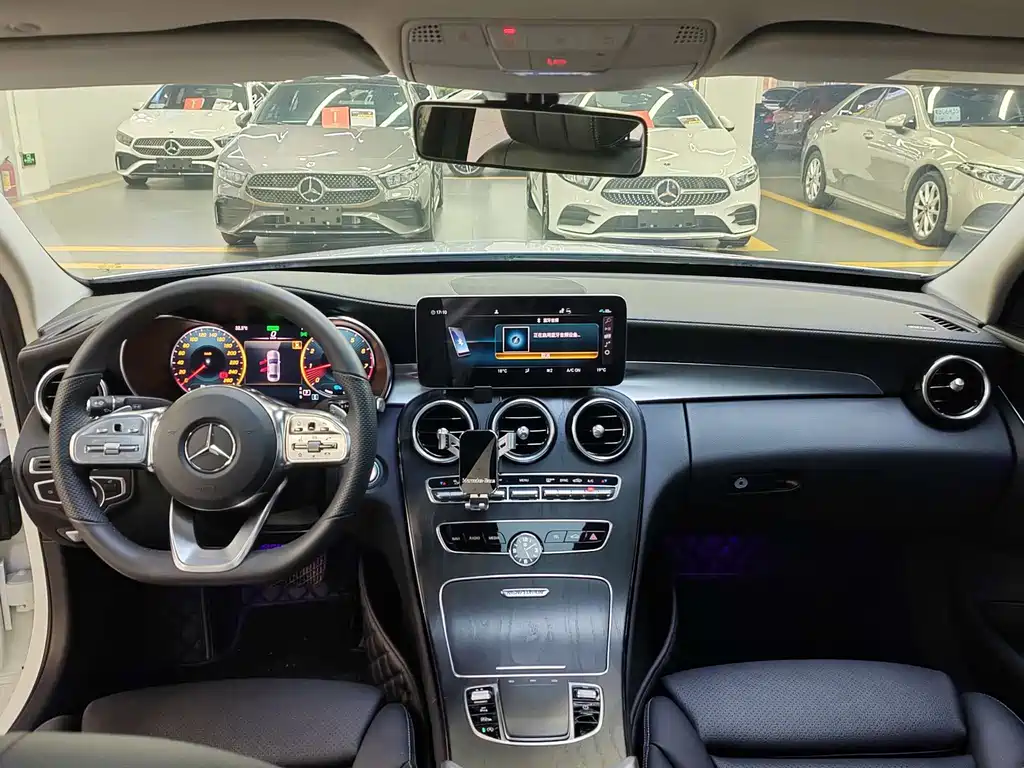 Mercedes-Benz C-Class — миниатюра 13