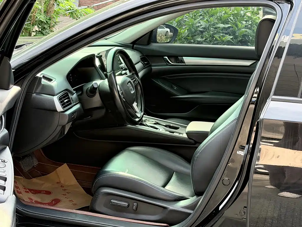 Honda Accord — миниатюра 7