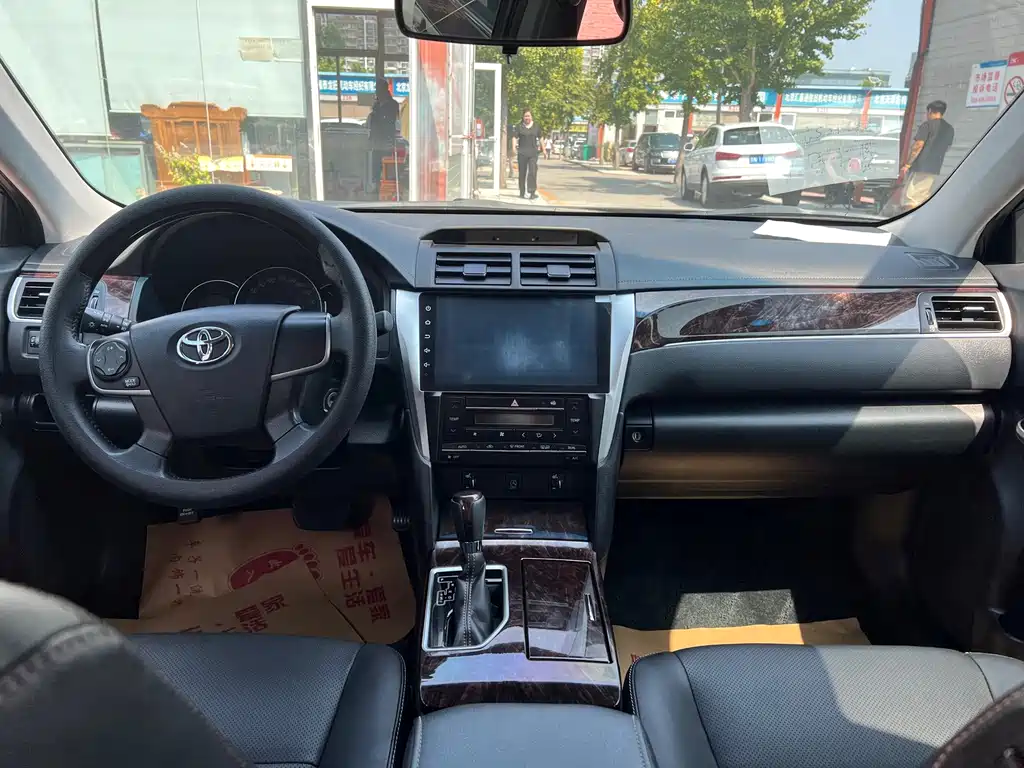 Toyota Camry — миниатюра 10