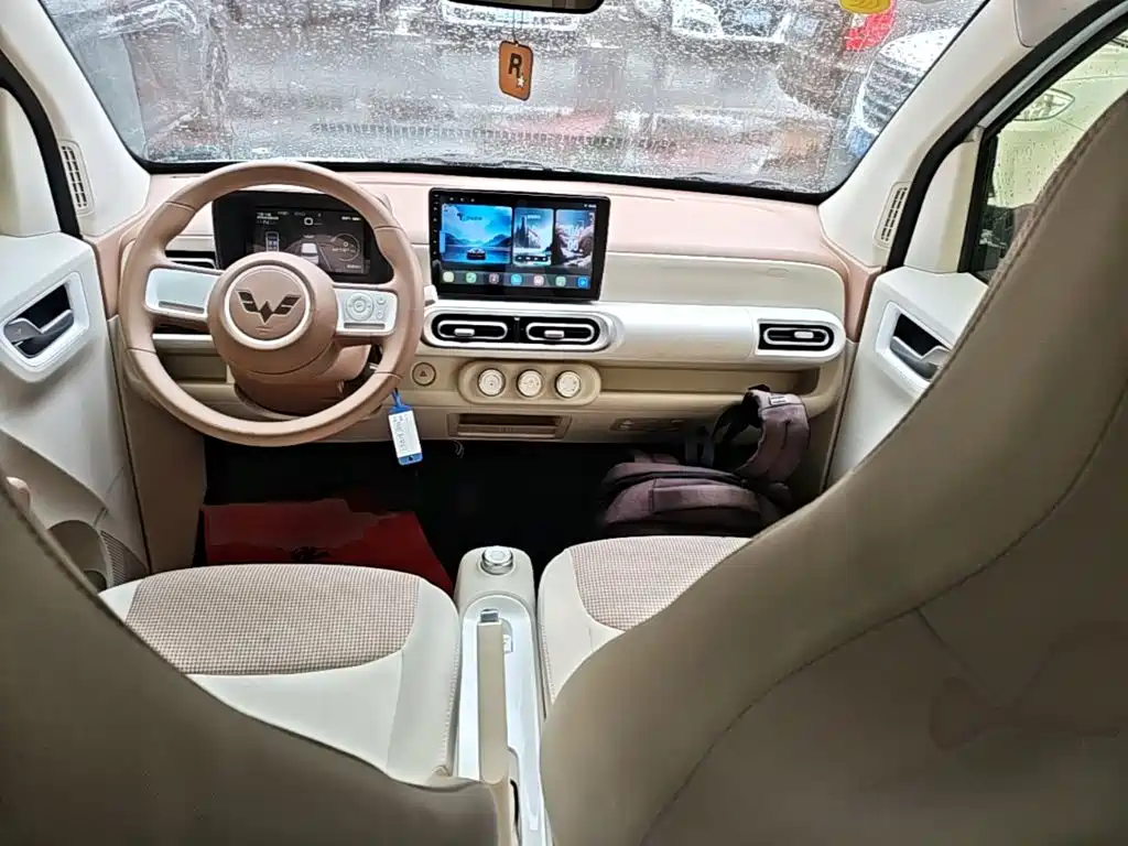 Wuling MINIEV — миниатюра 10