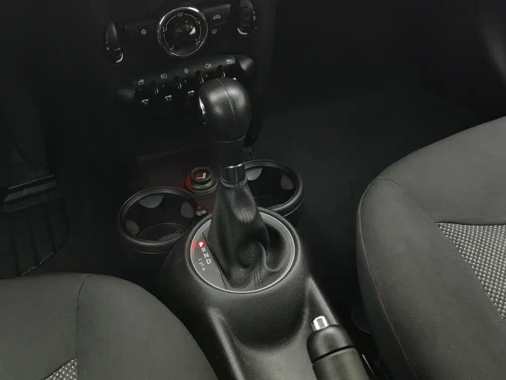 MINI Mini Clubman — миниатюра 13