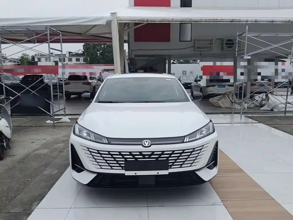 Changan Eado — миниатюра 3