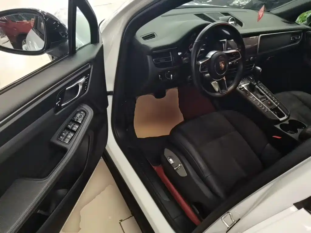Porsche Macan — миниатюра 16