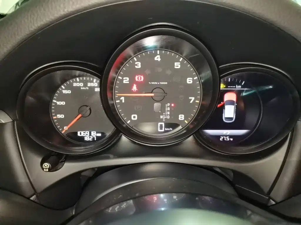 Porsche Macan — миниатюра 12