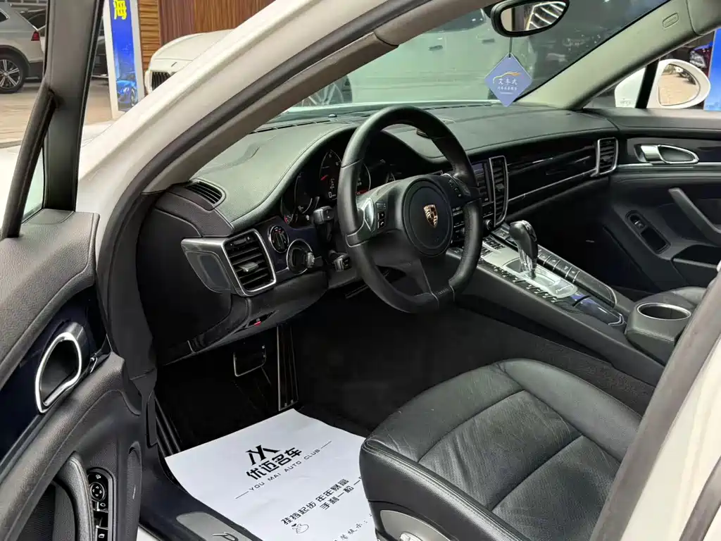 Porsche Panamera 2013 Panamera 4 Platinum Edition 3.6L