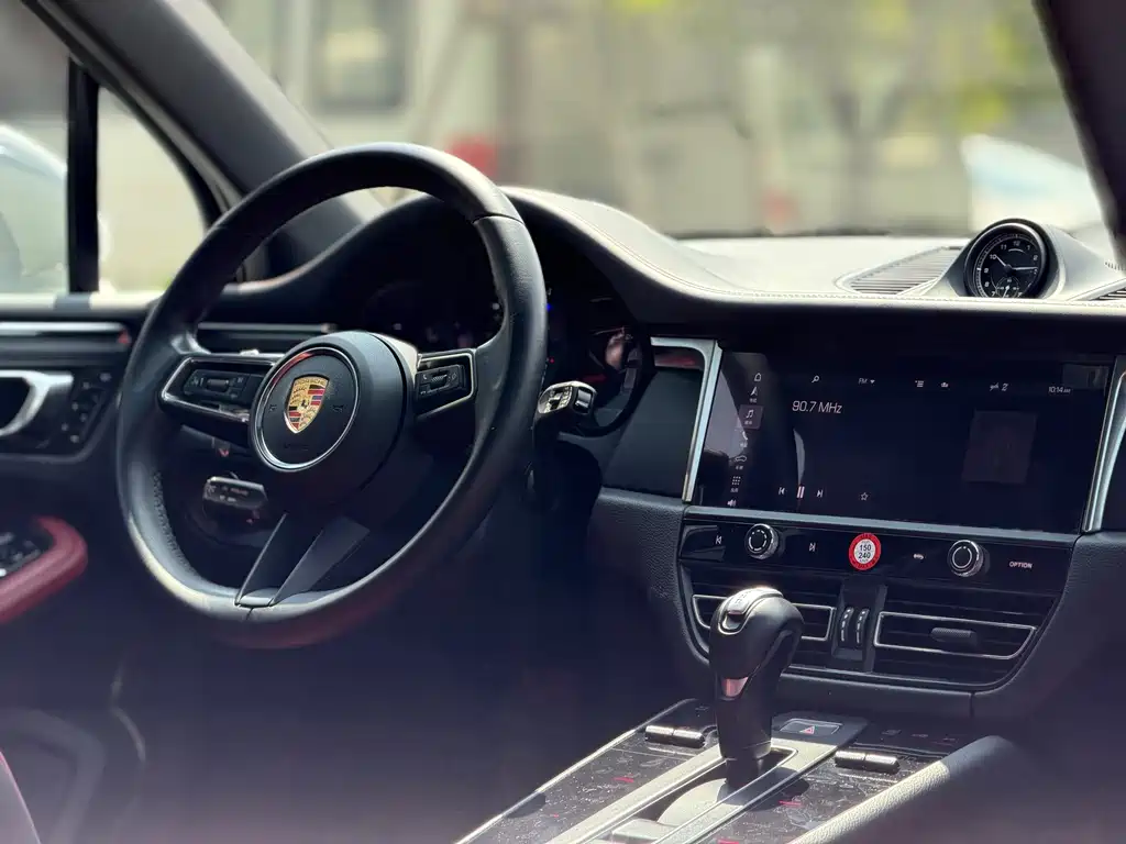 Porsche Macan — миниатюра 11